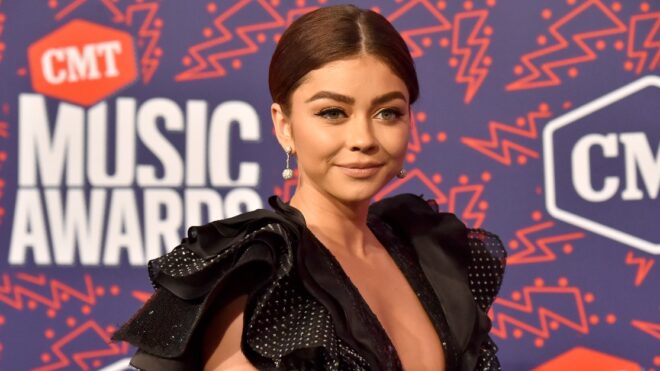 Sarah-hyland-cmt