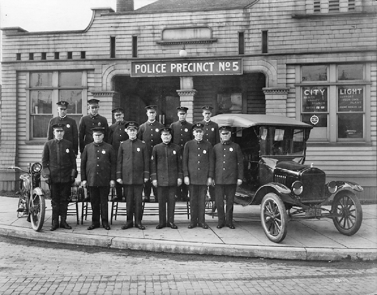 SeattlePolicePrecinct5_1920s.jpg