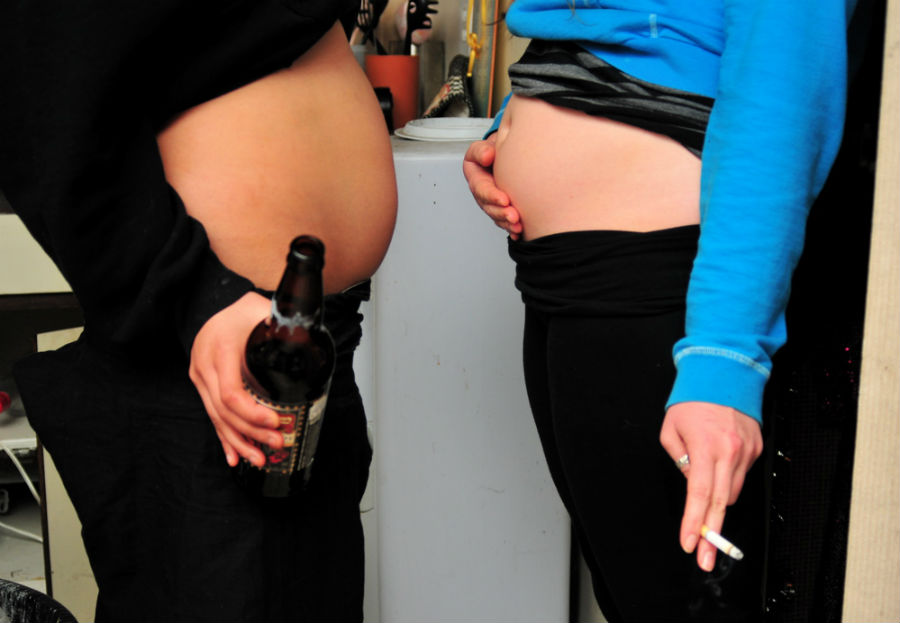 Smoking_and_drinking_during_pregnancy.jpg