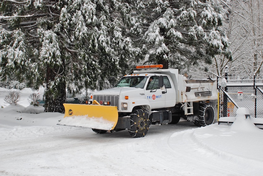 TriMet truck with snowplow and tire chains, 2008