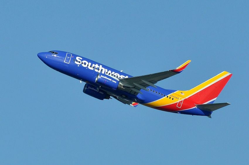 Southwest_Airlines_Boeing_737-76QWL_N565WN_-_SEA_21783111420-1.jpg