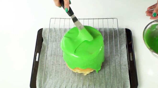 St Patricks Day Inside Surprise Shamrock Cake