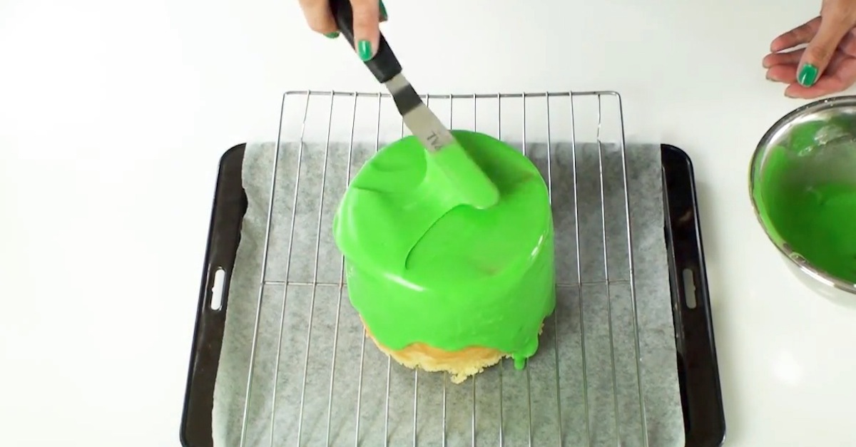 St Patricks Day Inside Surprise Shamrock Cake