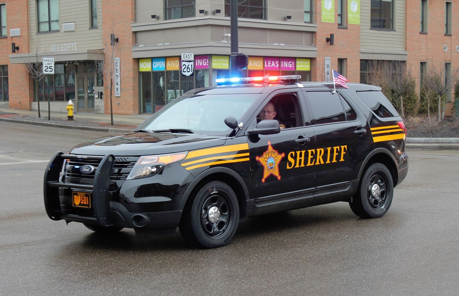 Summit_County_Sheriff_Steve_Barry_in_a_Ford_Explorer_166075059071.jpg