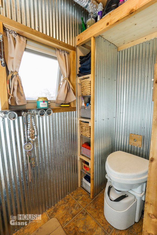 THGJ-Toilet-0002.jpg