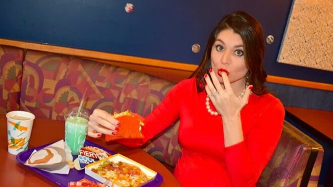Taco Bell maternity shoot hp
