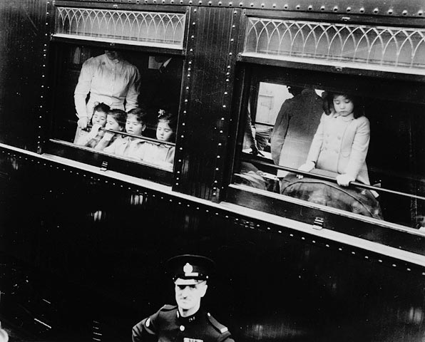 The_Dionne_Quintuplets_arrive_in_Toronto_for_presentation_to_Her_Majesty_Queen_Elizabeth.jpg