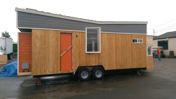 Tiny-Giant-House-001-600x340-1.jpg Tiny-Giant-House-001-600x340-1.jpg