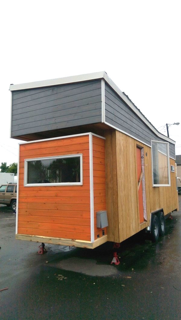 Tiny-Giant-House-005-600x10611-1.jpg