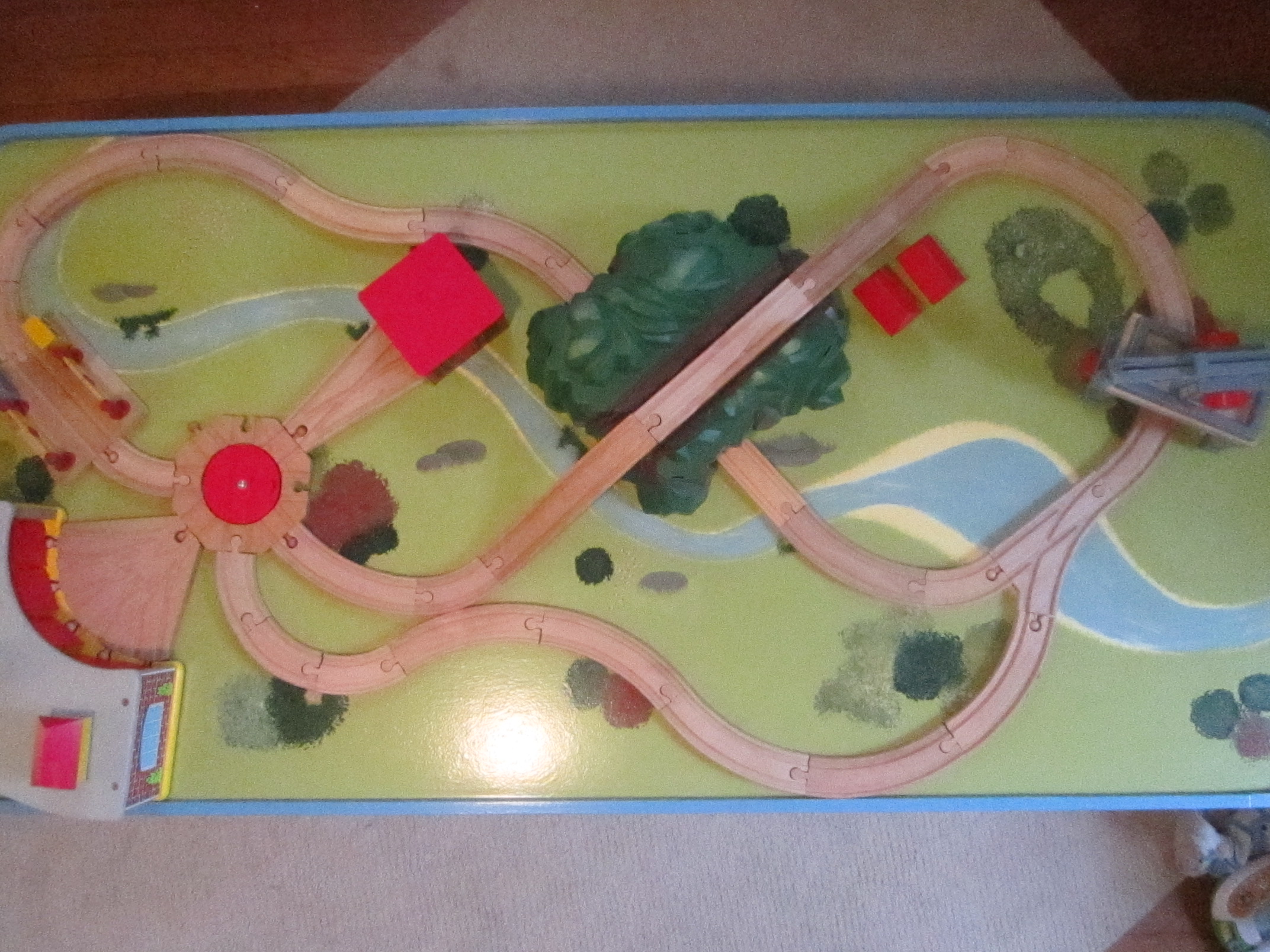 Train-Table-7.jpg Train-Table-7.jpg