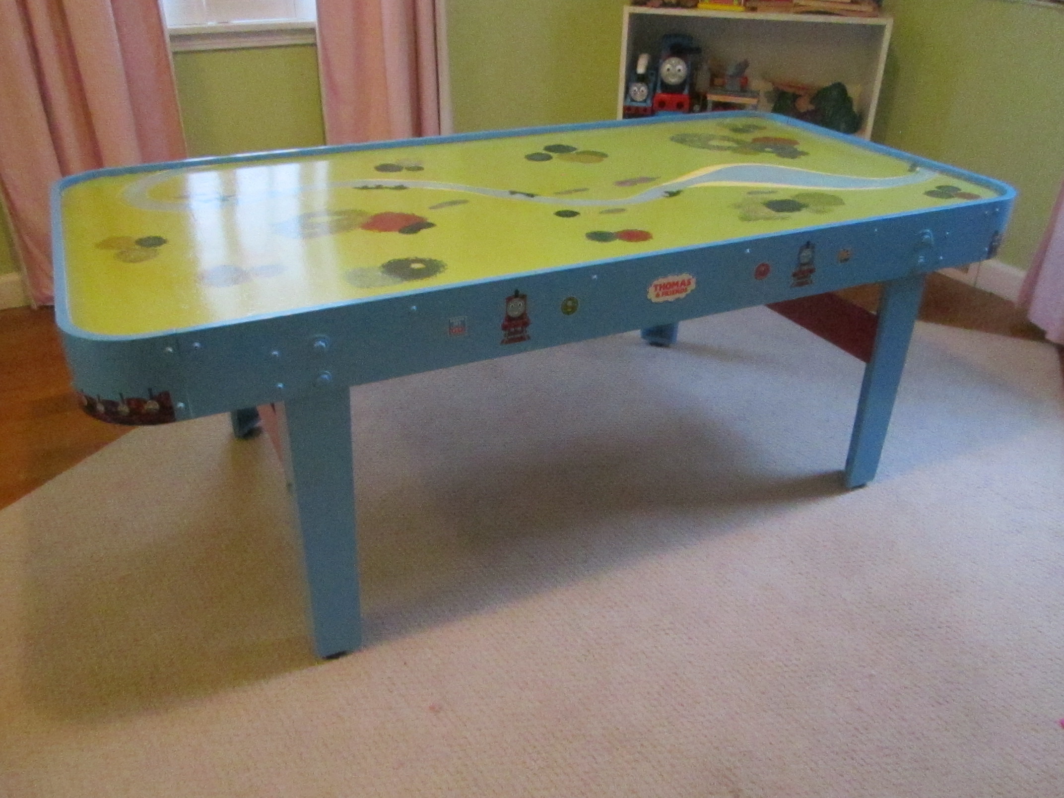 Train-Table-8.jpg Train-Table-8.jpg