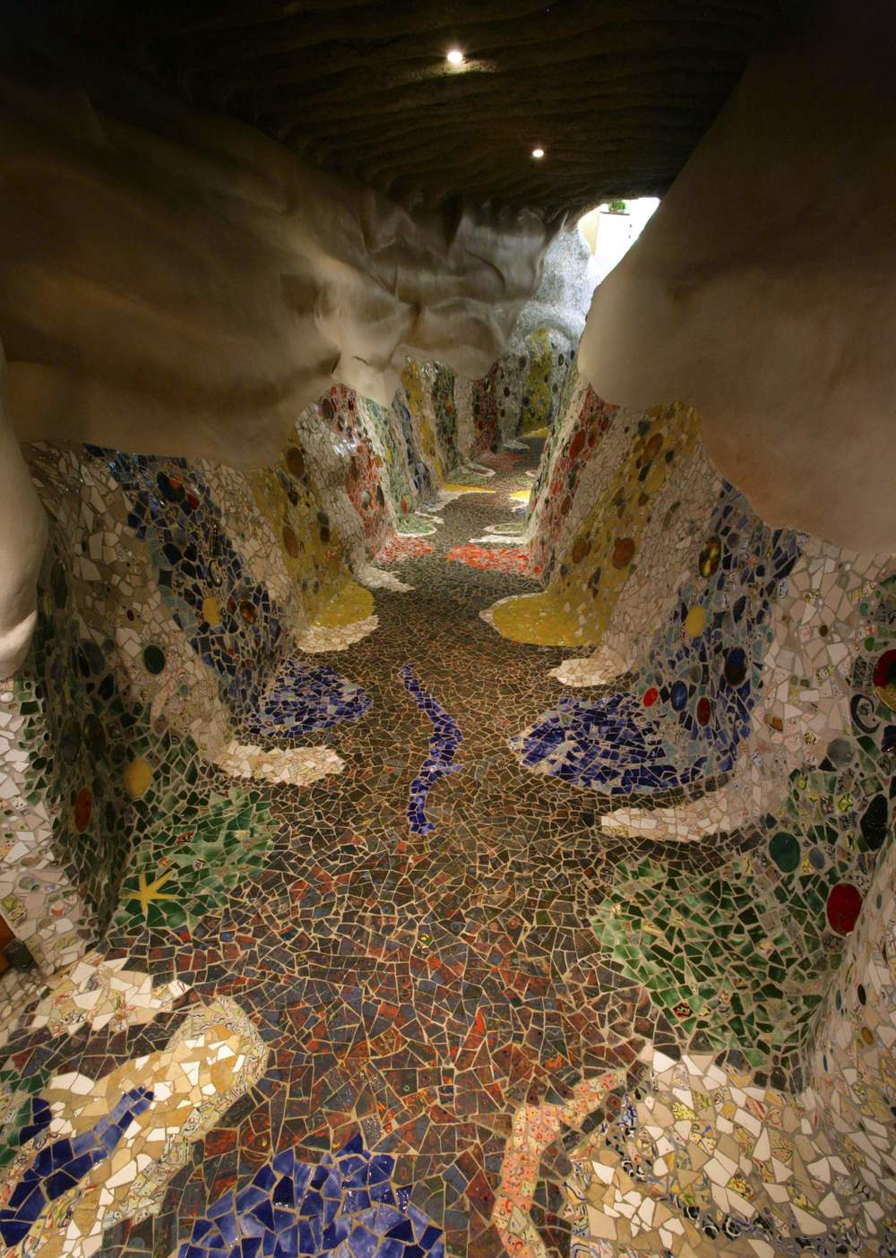 Tunnel_no_blur9993small.jpg