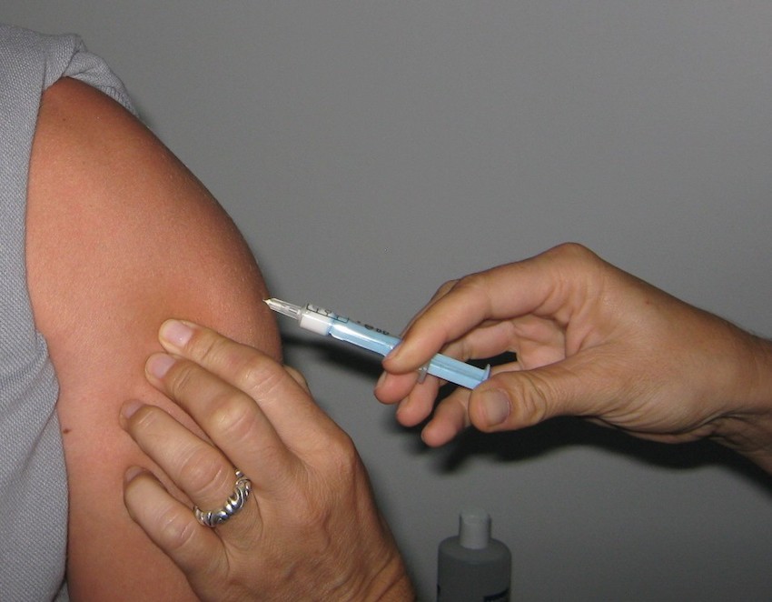 Vaccination_contre_la_grippe_A_H1N1_de_2009.jpg