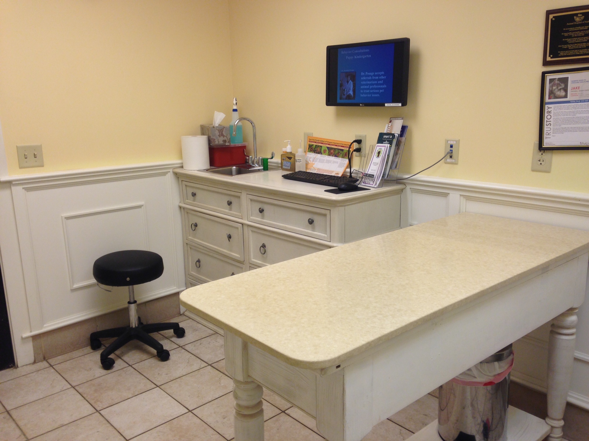 Veterinary_Office.jpg