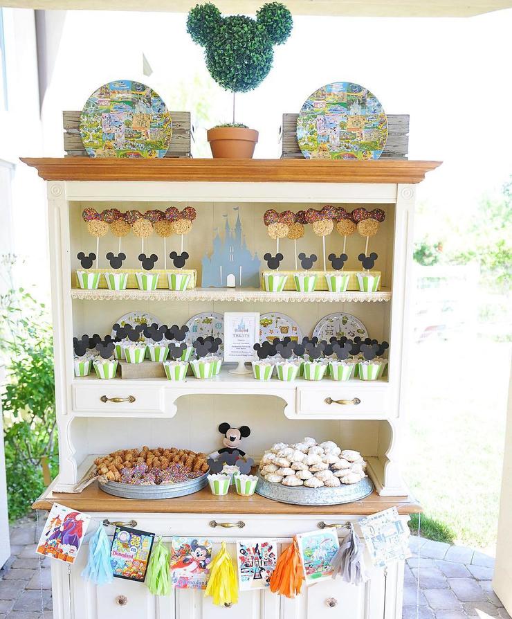 Vintage-Disneyland-Dessert-Table.jpg