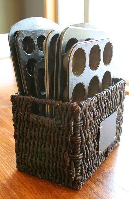 Wicker-Basket-for-Baking-Pans.jpg