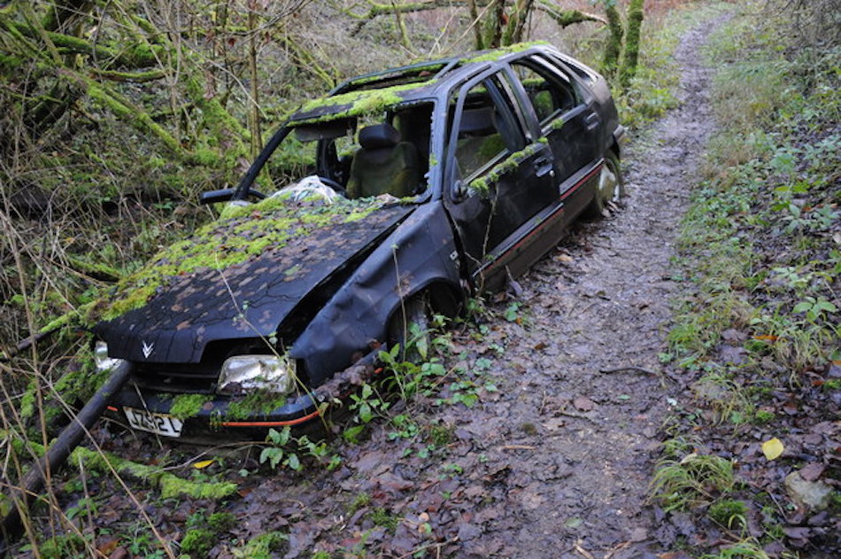 abandonedcar-12.jpg