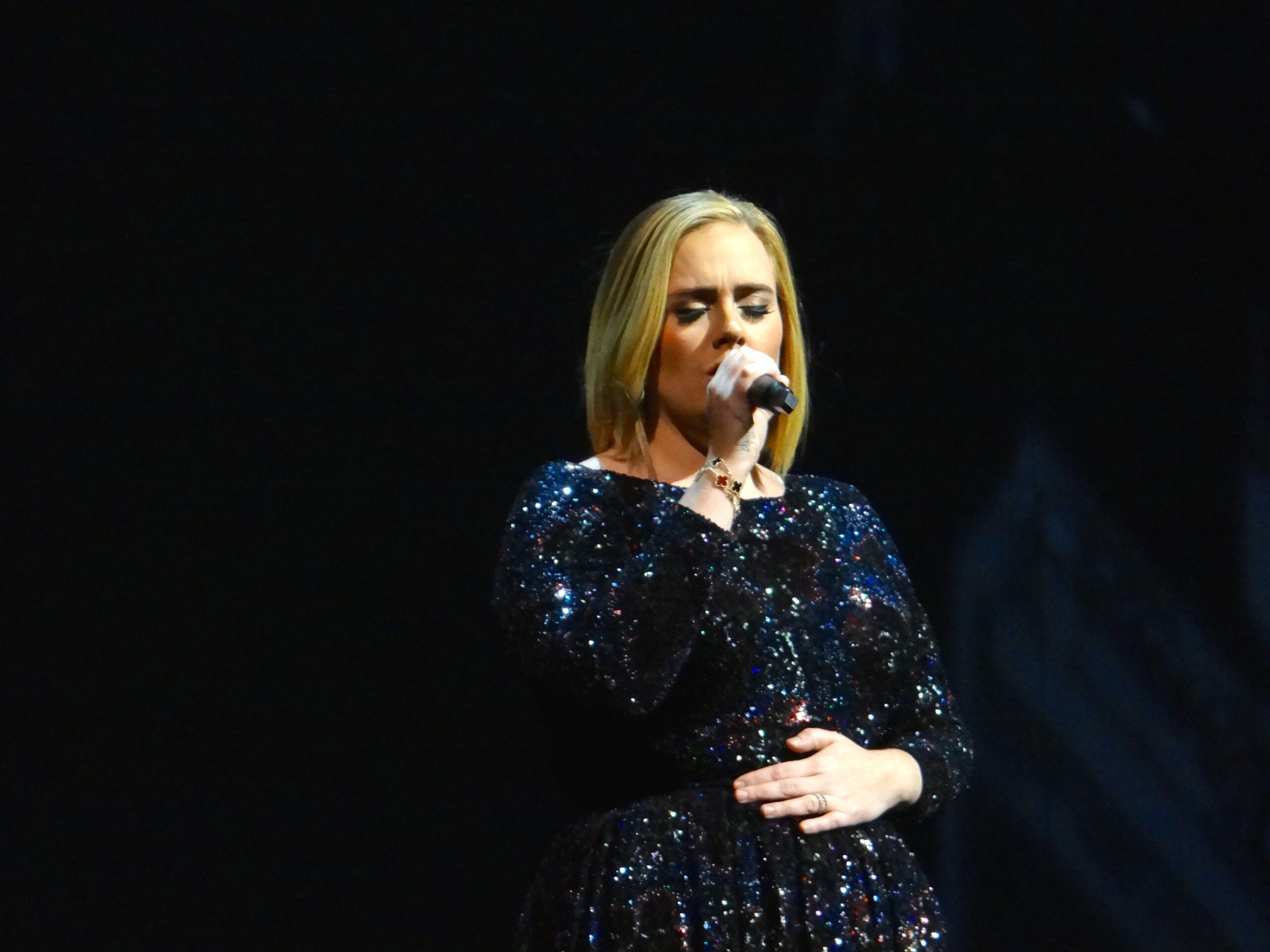 adele1.jpg