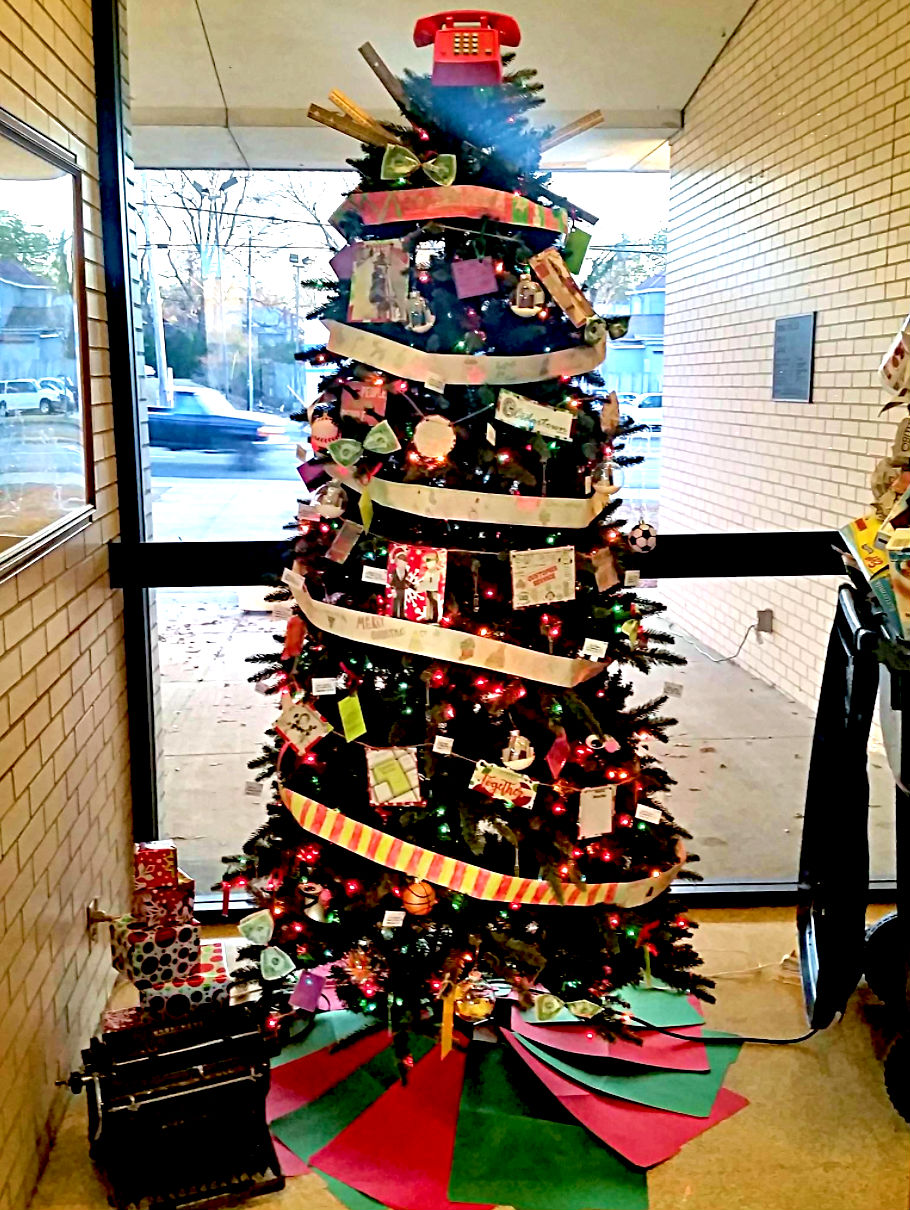 admin-xmas-tree.jpg