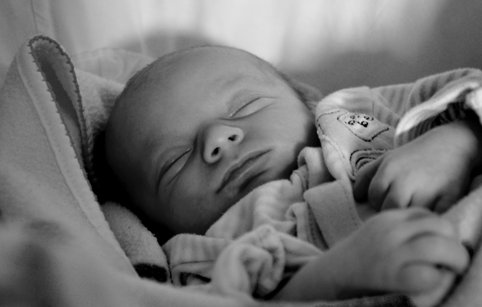 adorable-bebe-en-train-de-dormir.jpg