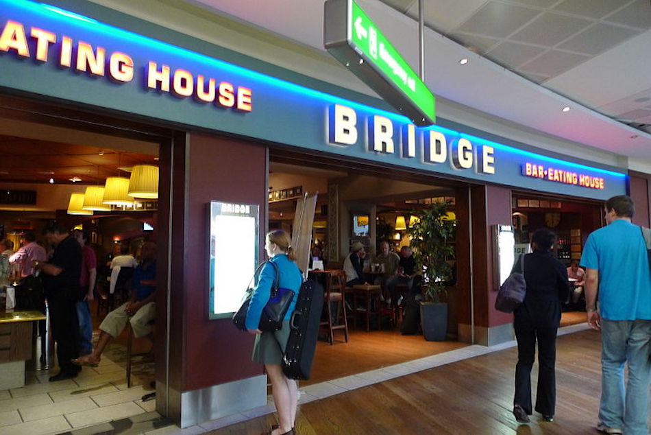 airport-bar.jpg