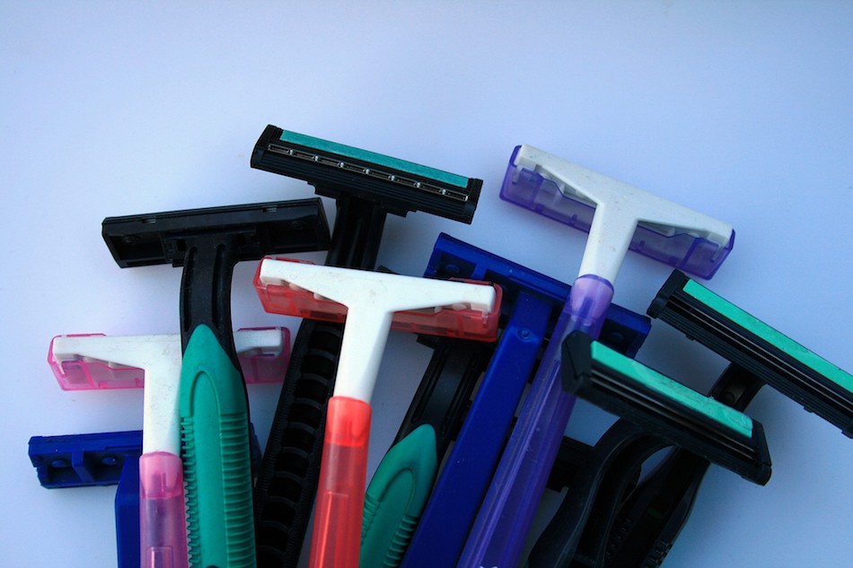 assorted-disposable-razors.jpg