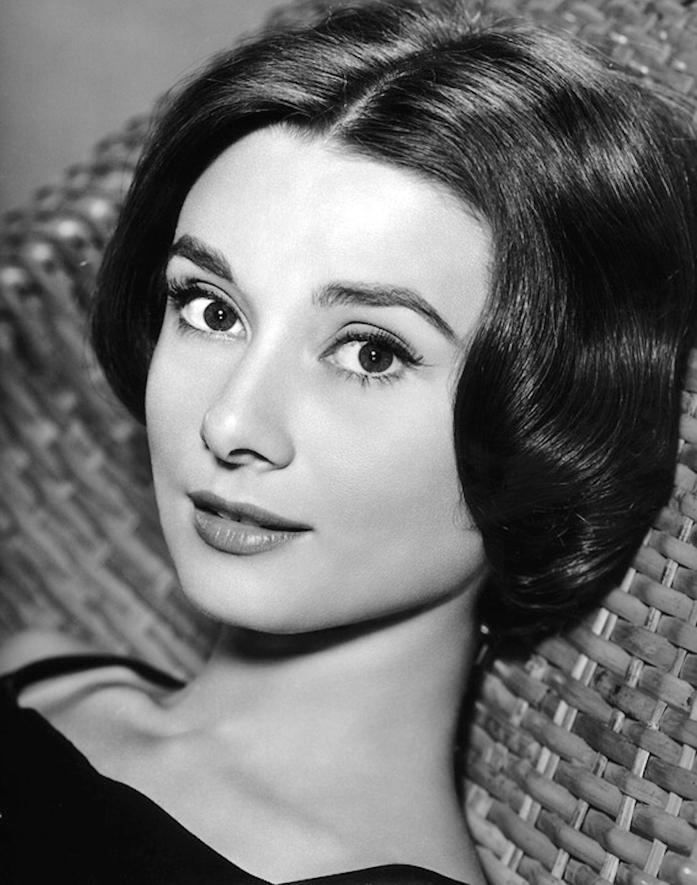 audrey-hepburn-63115_960_720.jpg