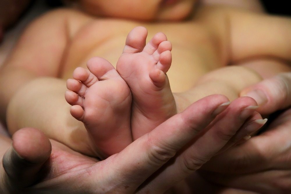 baby-feet-836867_1920.jpg
