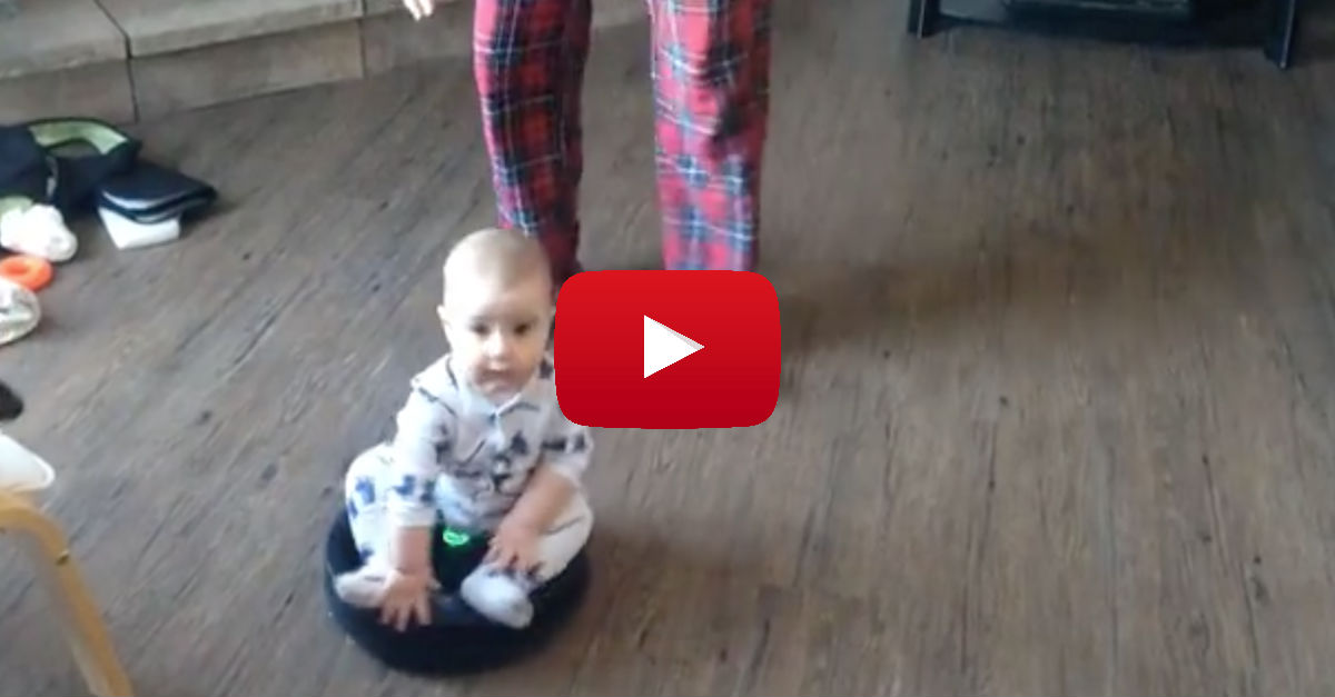 baby-roomba-play