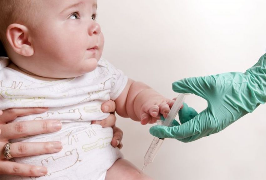 baby-was-receiving-his-scheduled-vaccine-injection-in-his-right-thigh-muscle-ie-intramuscular-injection-725x490-1.jpg