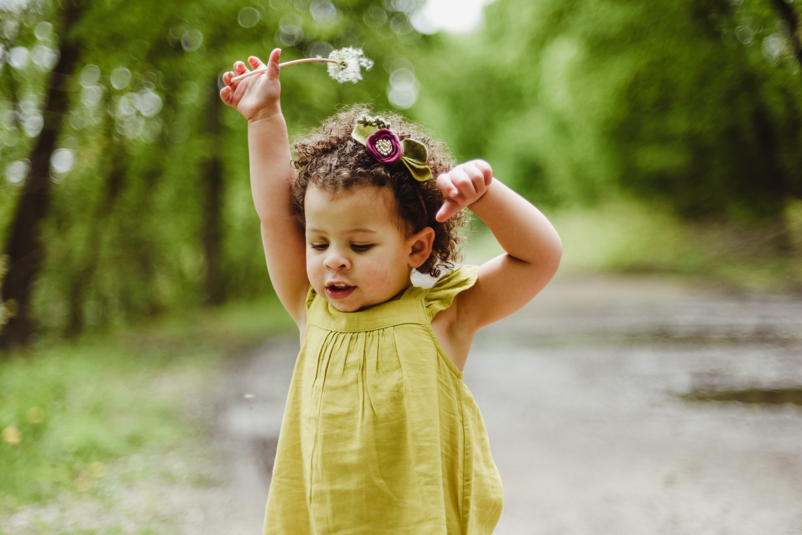 baby-wearing-green-dress-o-2253892.jpg