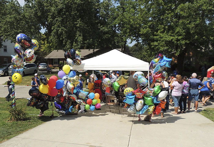 birthday-parade-son-disabilities-kim-robinette-south-carolina-19-599bd9566c1af__700-1.jpg