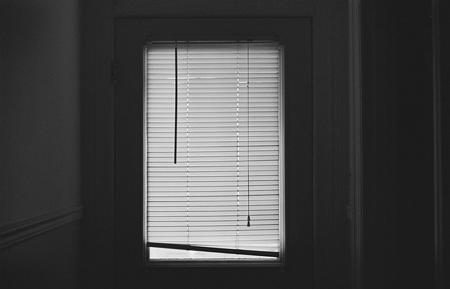 blinds-407025_640.jpg