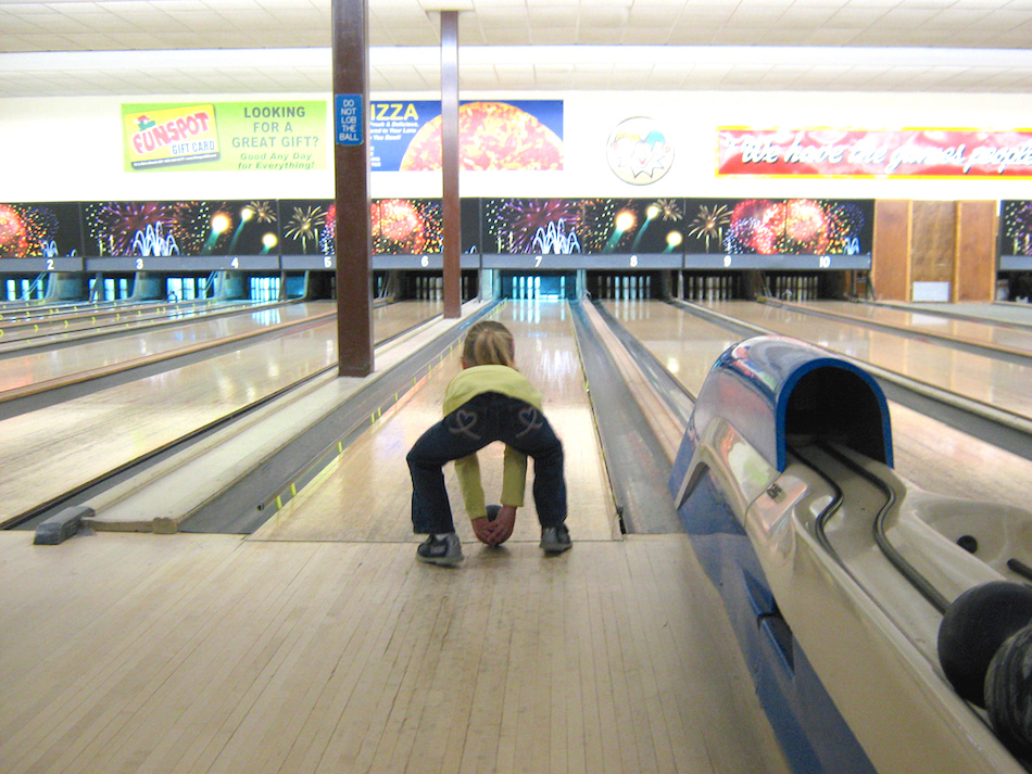 bowlingn-alley-granny-bowl.jpg