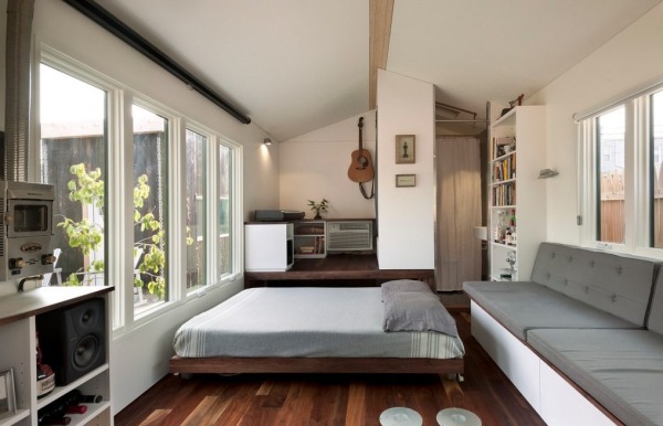 brian-levys-minim-homes-tiny-house-on-wheels-0010-600x386-1.jpg