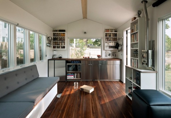 brian-levys-minim-homes-tiny-house-on-wheels-002-600x415-1.jpg