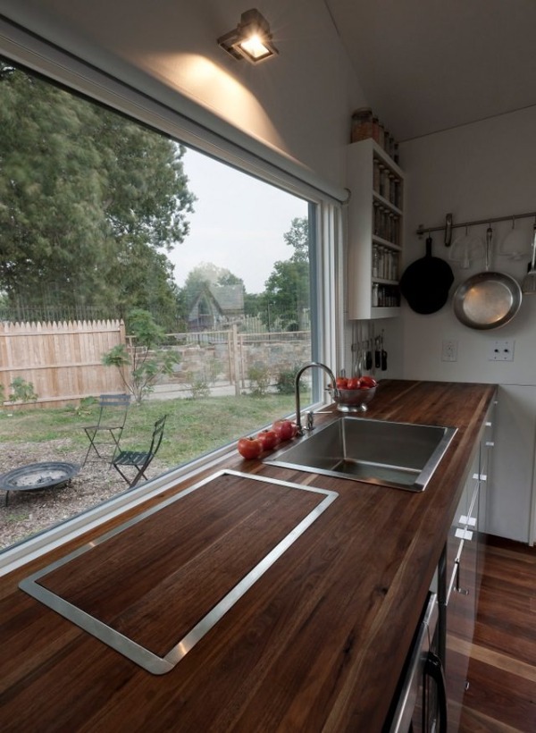 brian-levys-minim-homes-tiny-house-on-wheels-003-600x820-1.jpg