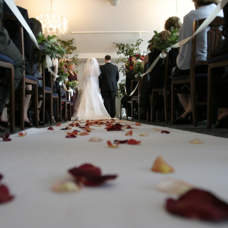 bride-ceremony-chairs-794254.jpg