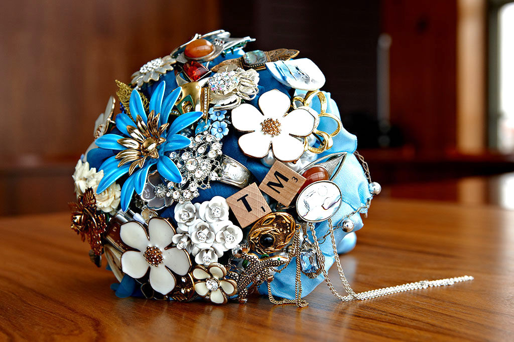 broochbouquet_b.jpg