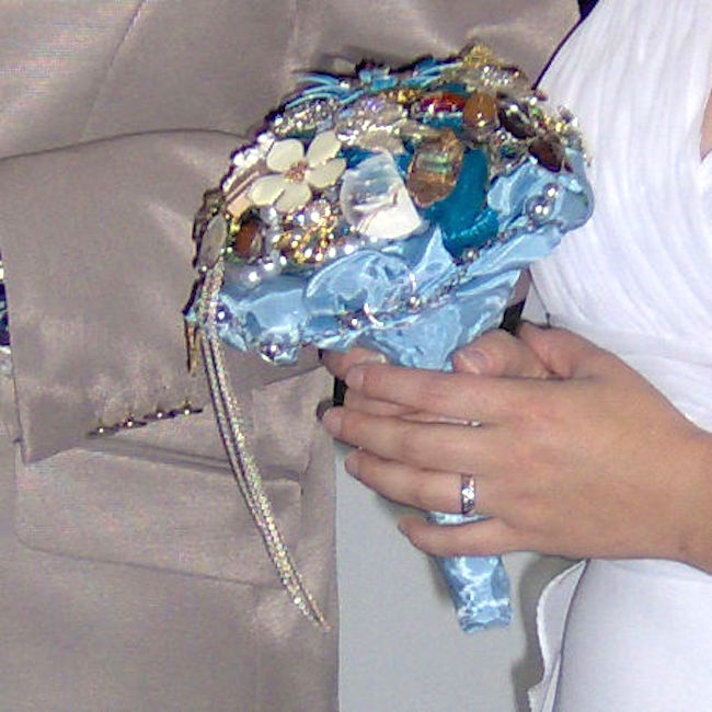 broochbouquet_l.jpg