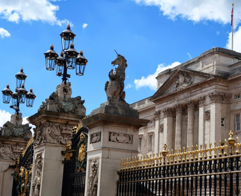 buckingham-palace-1.jpg
