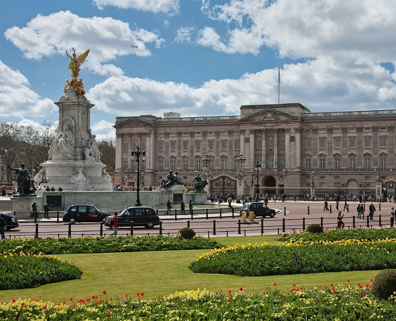 buckingham-palace-6.jpg