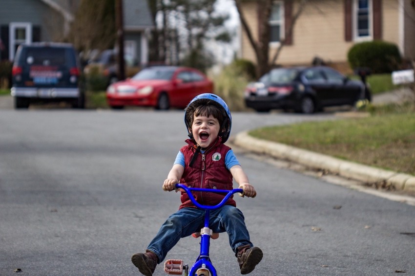 child-riding-bike_t20_NQrRLl.jpg