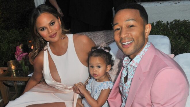 chrissy teigen makes menu for luna
