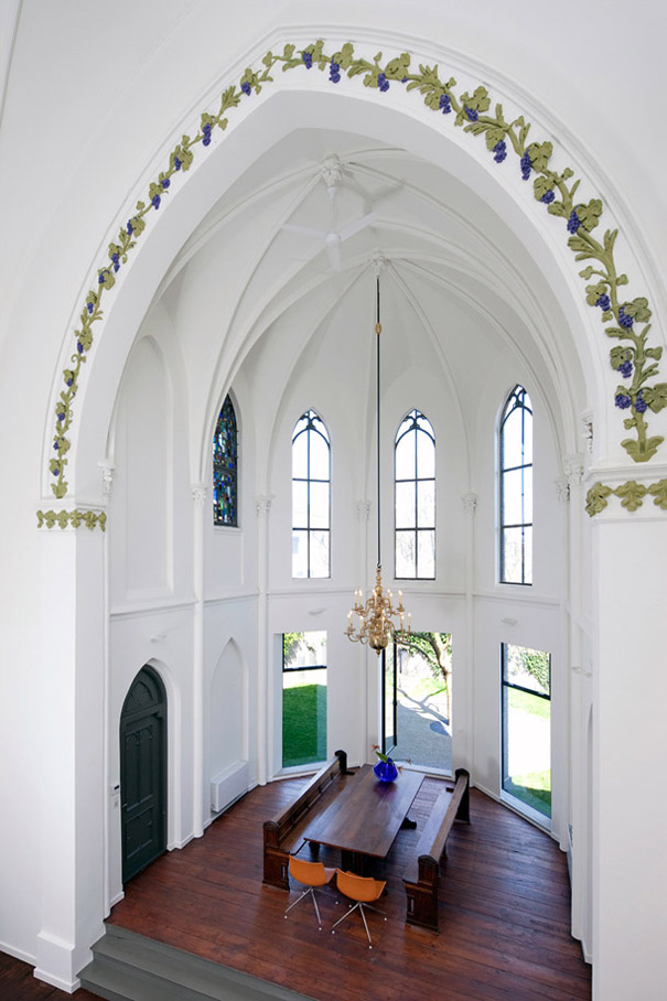 church-converted-into-residence-14.jpg