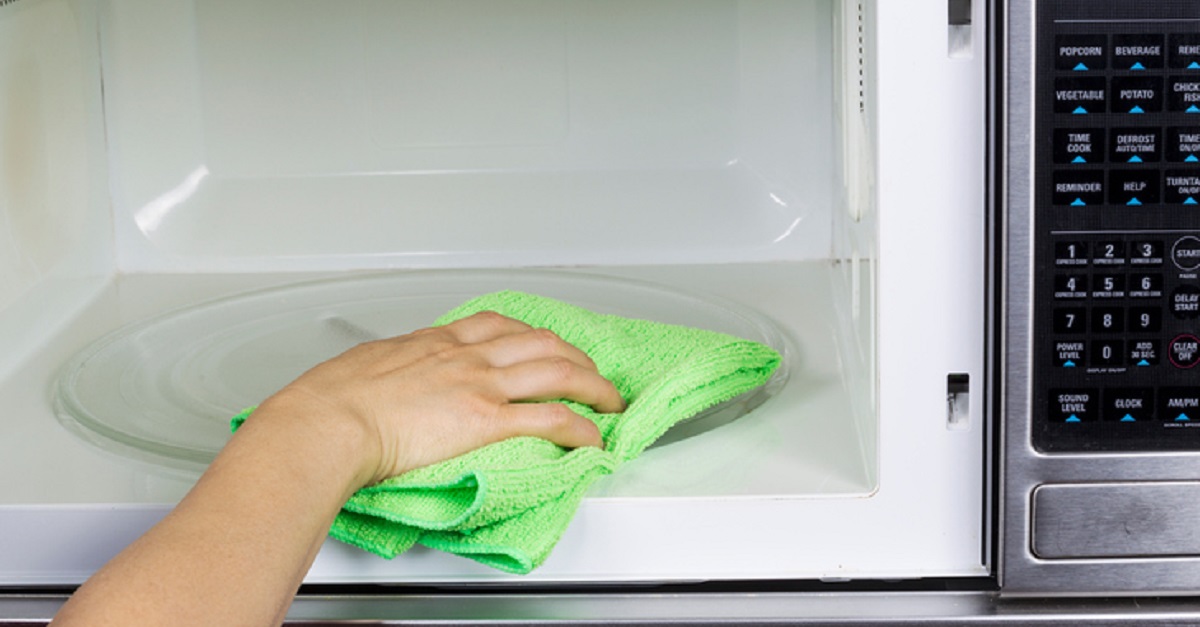 Cleaning inside of Microwave Oven