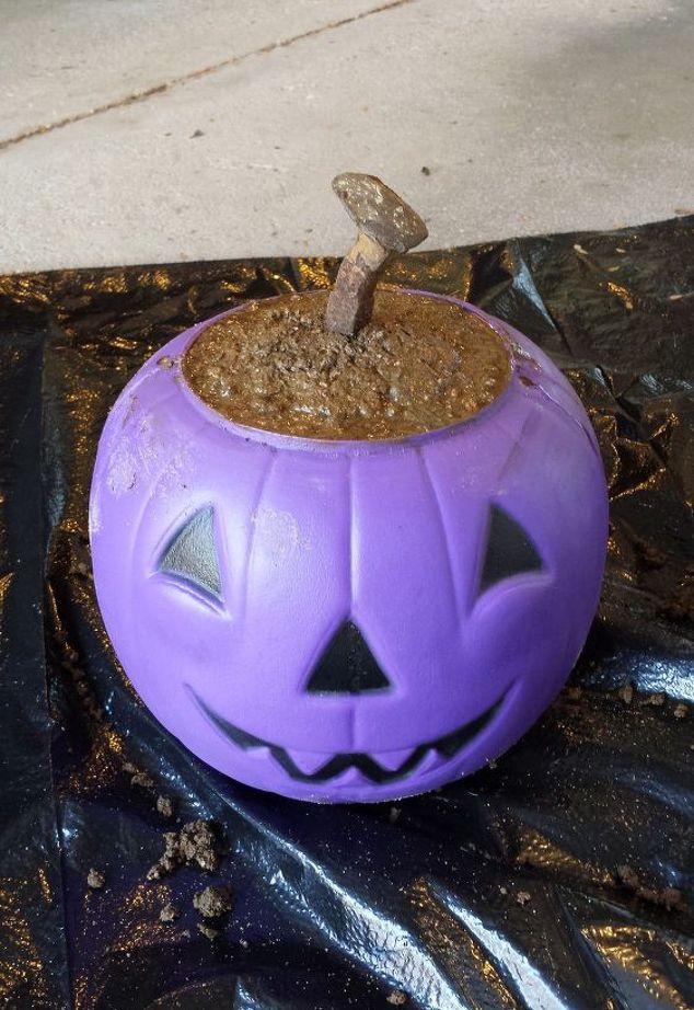 concrete-pumpkin-project-crafts-halloween-decorations-repurposing-upcycling-5.jpg