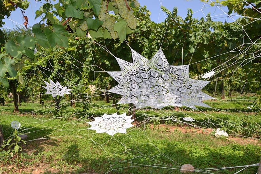 crochet-lace-street-art-nespoon-11.jpg