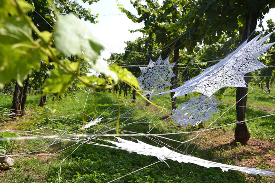 crochet-lace-street-art-nespoon-18.jpg