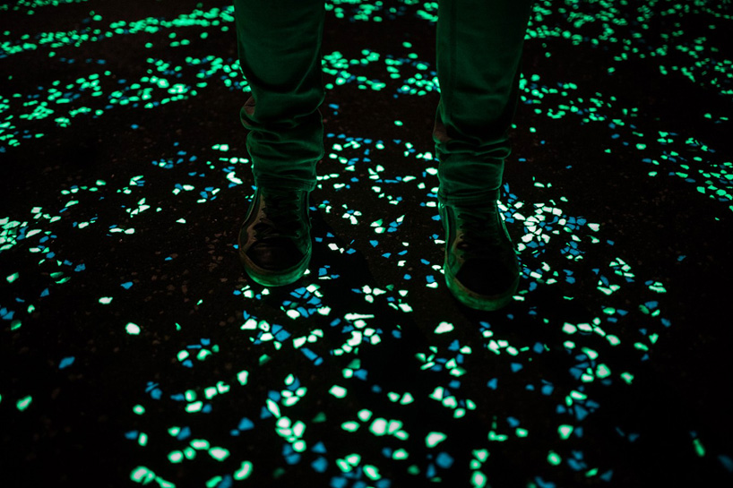 daan-roosegaarde-opens-solar-powered-van-gogh-bike-path-netherlands-designboom-01.jpg